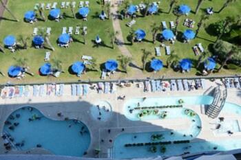 Units At Boardwalk Beach Resort By Elliott Beach Rentals Миртл-Бич Экстерьер фото